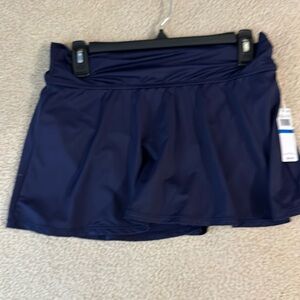NWT Anne Cole swim Skort  Bottoms. Size is XL. Color Navy